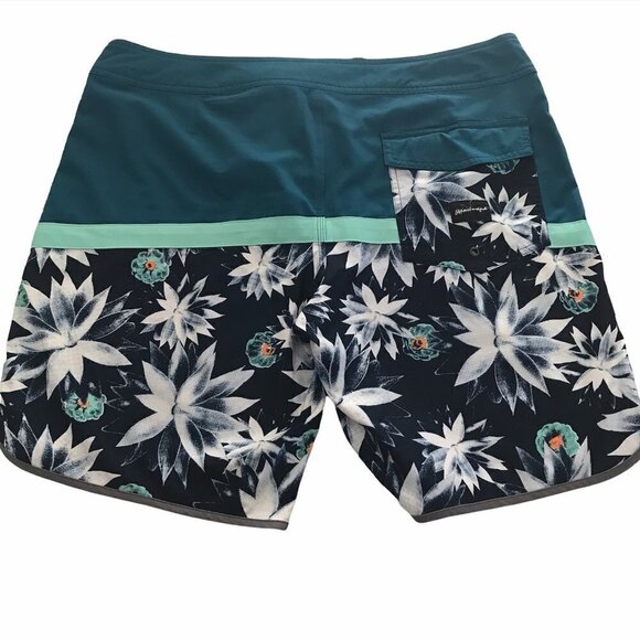 QUICKSILVER Crypt Scallop 20" Boardshorts - Picture 2 of 14